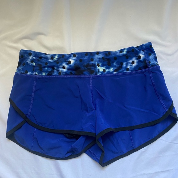 THREE Lululemon Athletica - Speed Up Low-Rise Lined Short 2.5". Size 6. - Picture 9 of 10